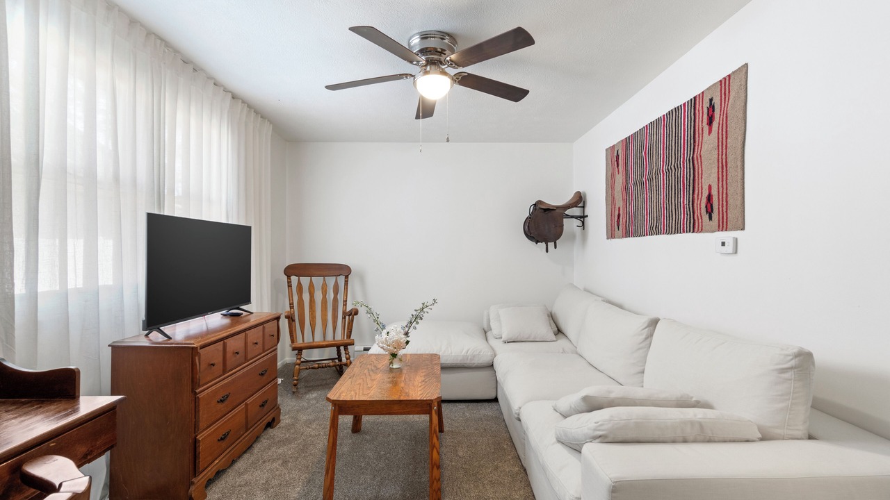 Photo of Livingroom in Erie