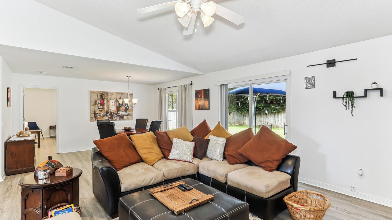 Photo of Livingroom in Florida Panhandle