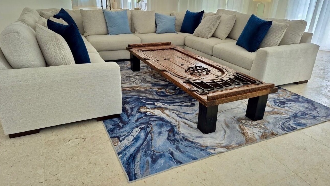 Photo of Livingroom in Lyford Cay