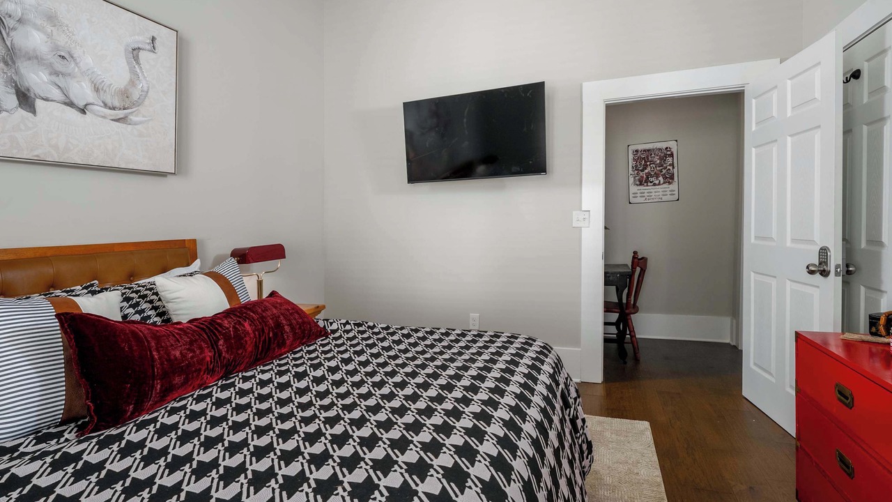 Photo of Bedroom in Druid City