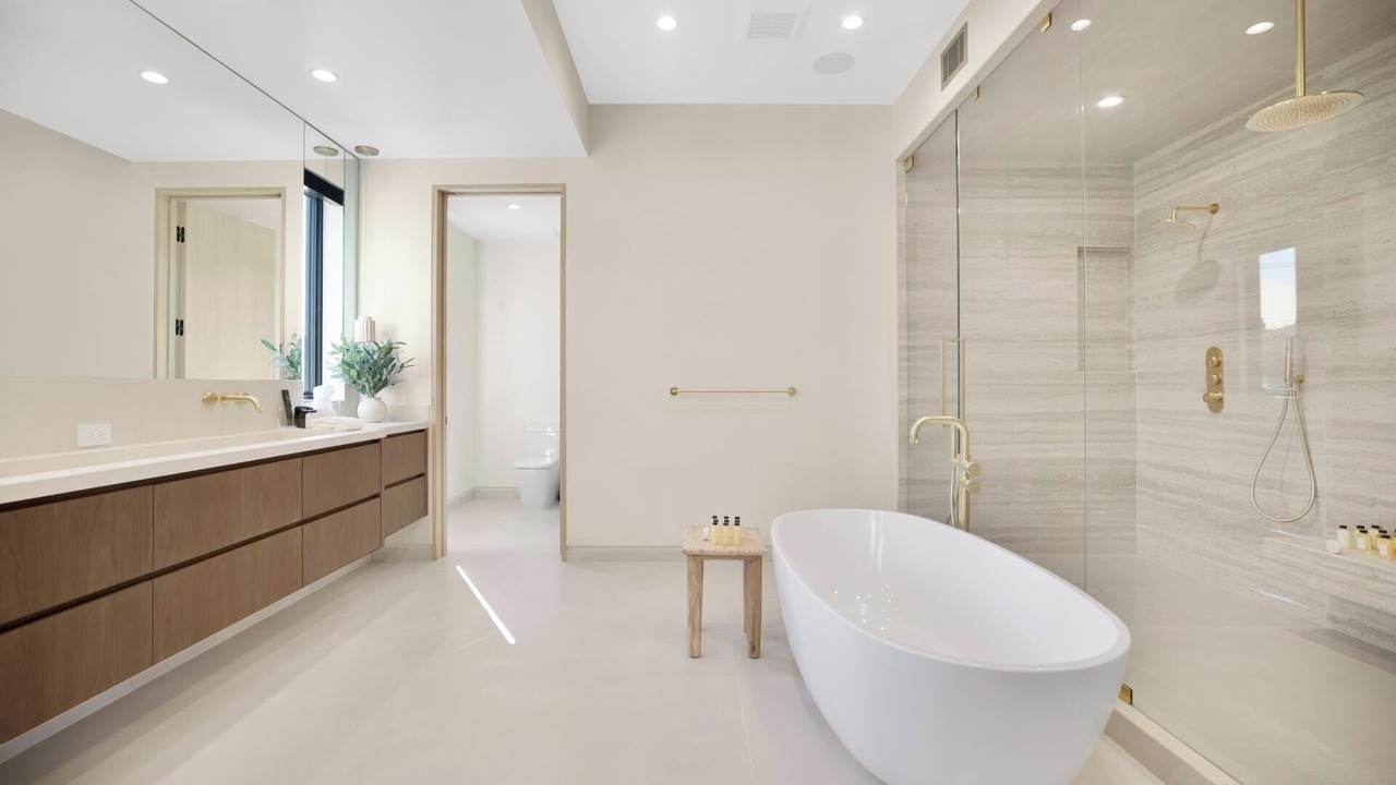 Photo of Bathroom in Encino