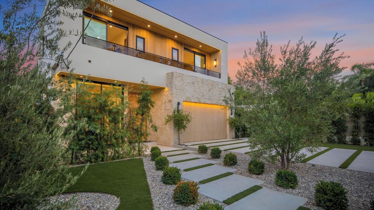 Photo of Outdoor in Encino