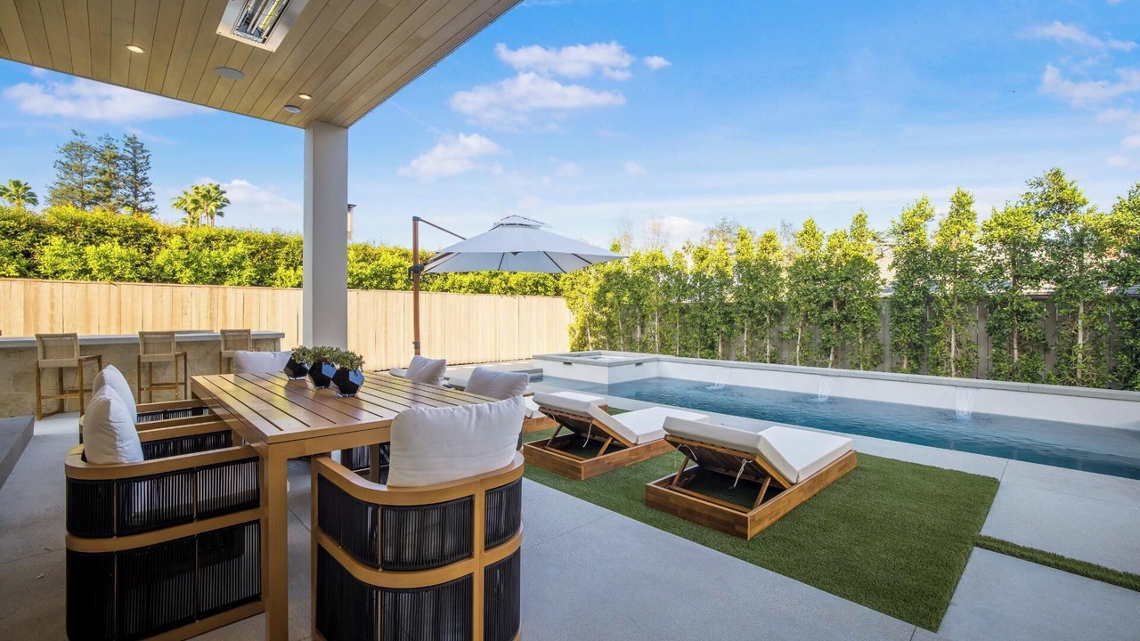 Photo of Outdoor in Encino