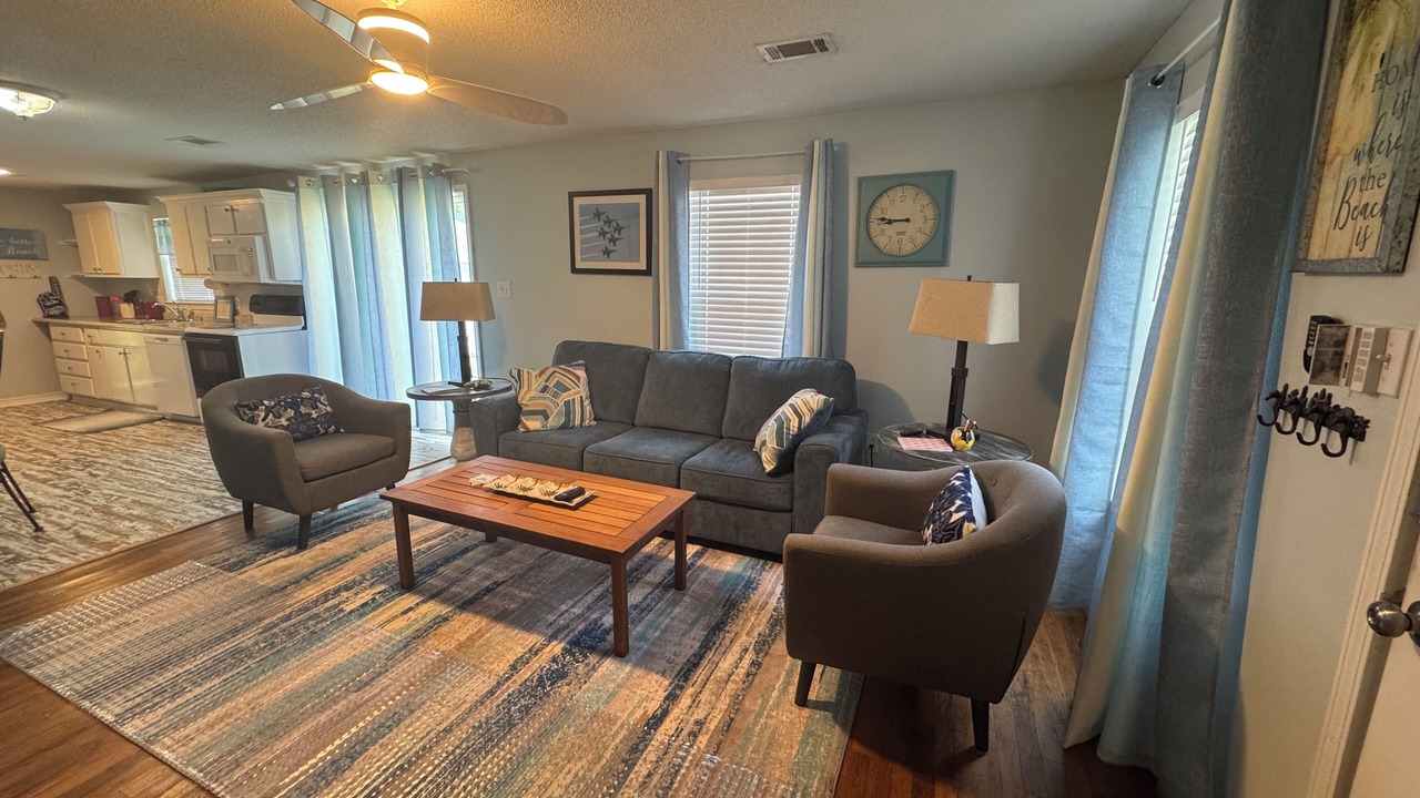 Photo of Livingroom in Pensacola