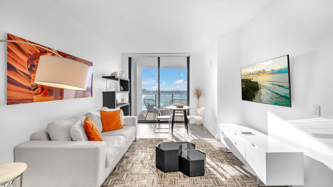 Photo of Livingroom in Town Square