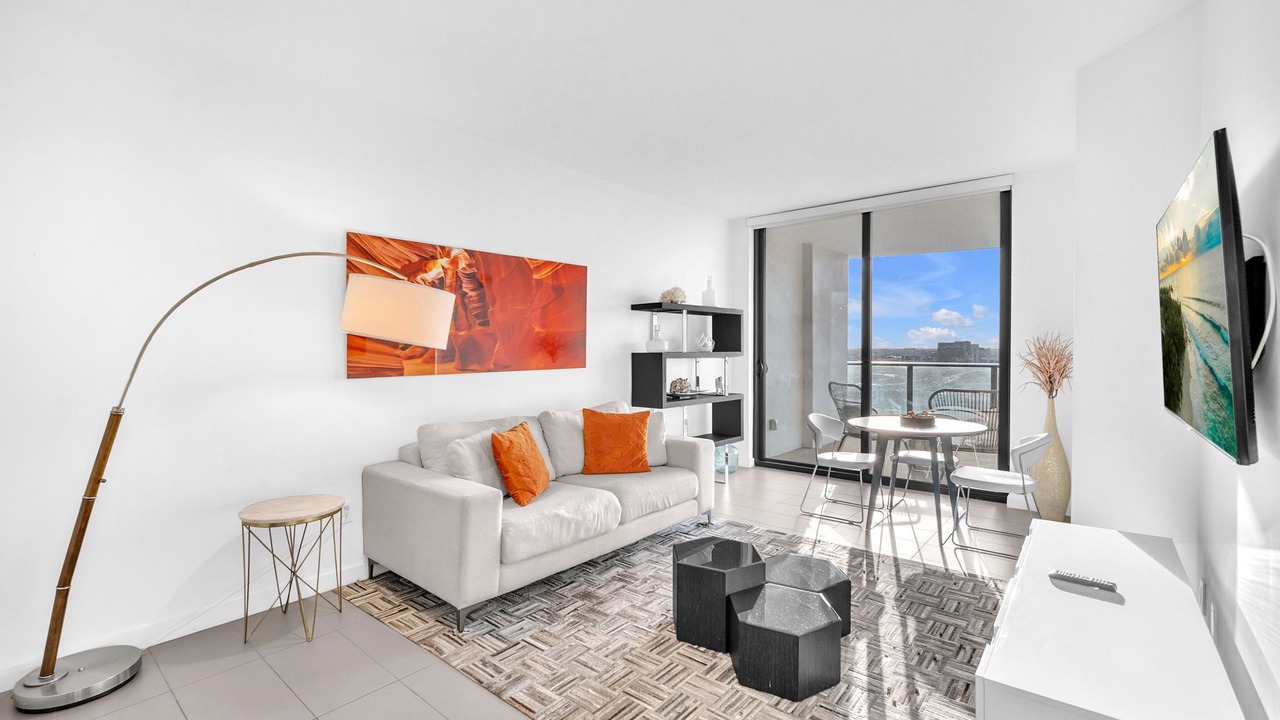 Photo of Livingroom in Town Square