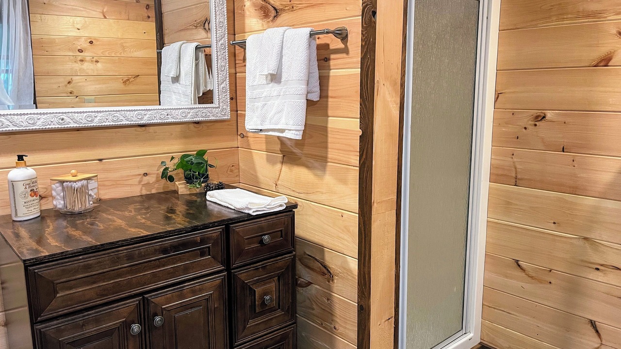 Photo of Bathroom in Scottsburg