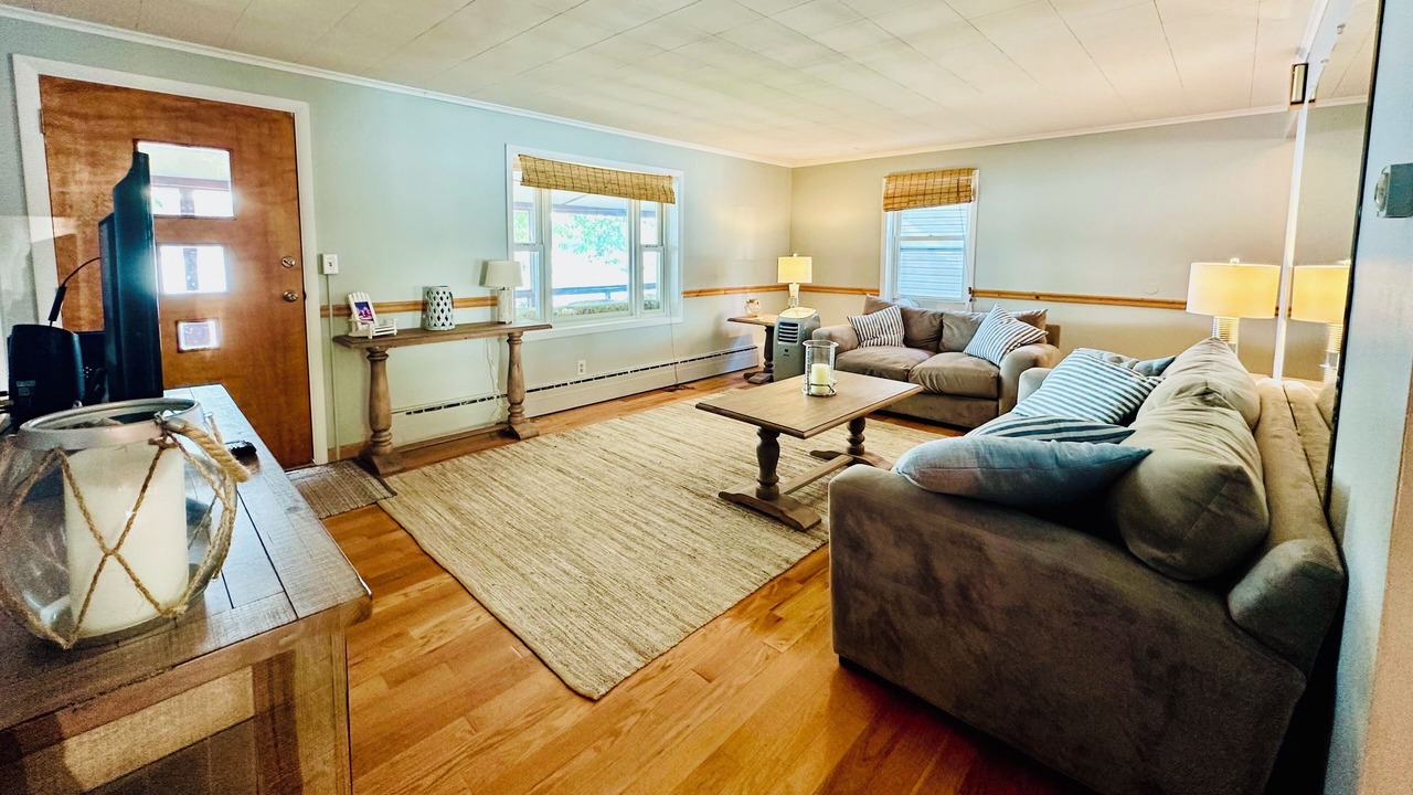 Photo of Livingroom in Conesus