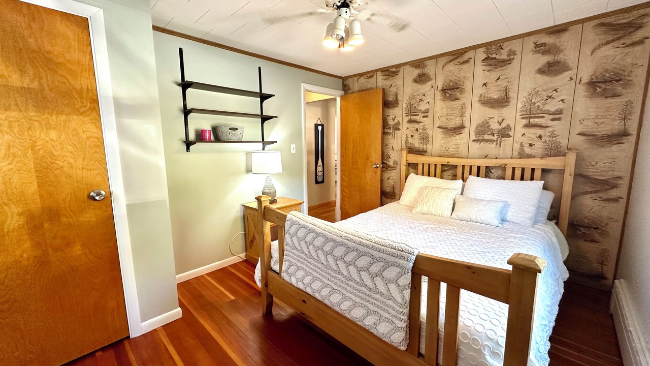 Photo of Bedroom in Conesus