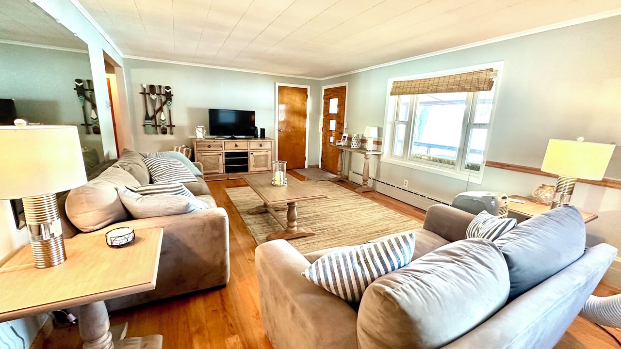 Photo of Livingroom in Conesus