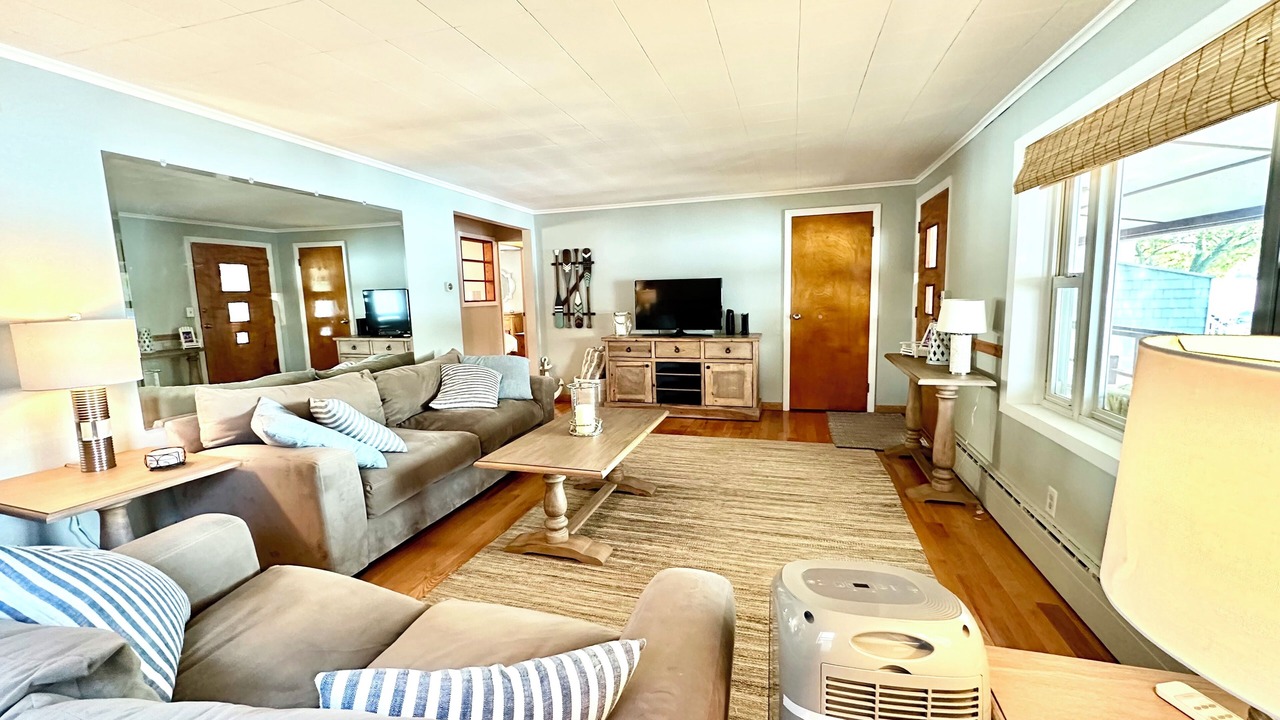 Photo of Livingroom in Conesus