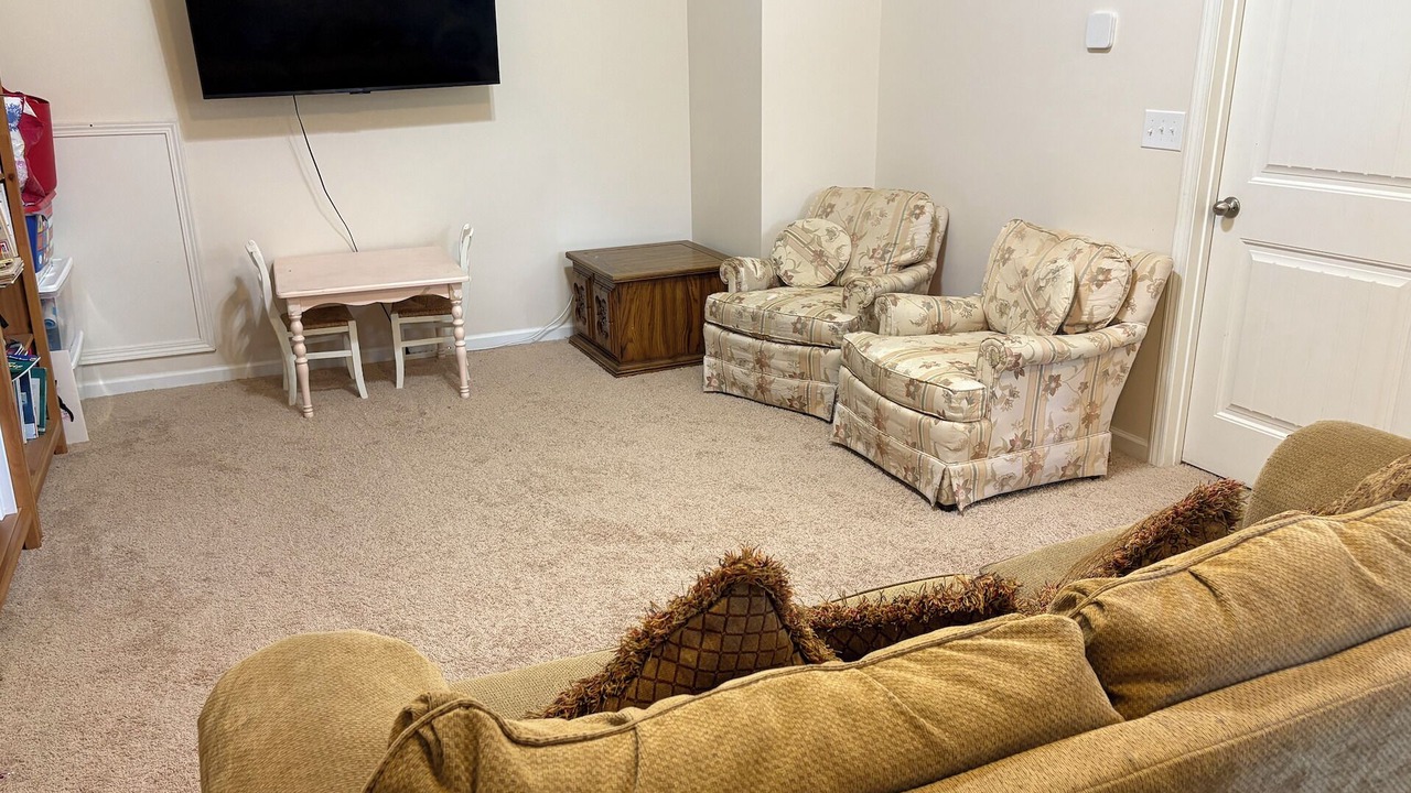 Photo of Livingroom in Coker