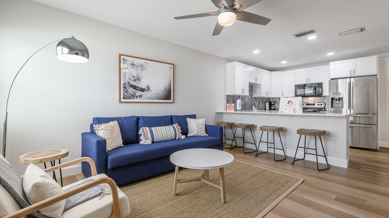 Photo of Livingroom in Apollo Beach