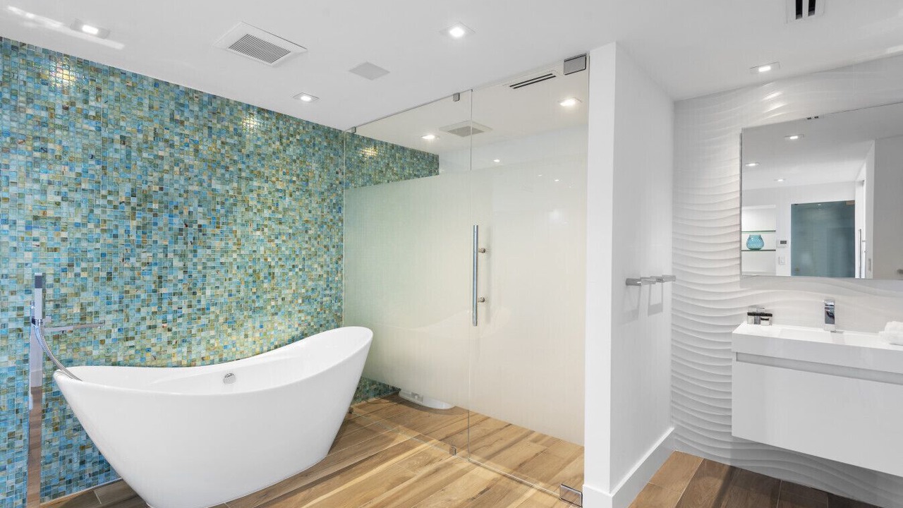 Photo of Bathroom in South Lake