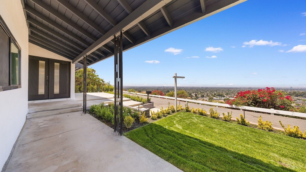 Photo of Patio Balcony in North Tustin