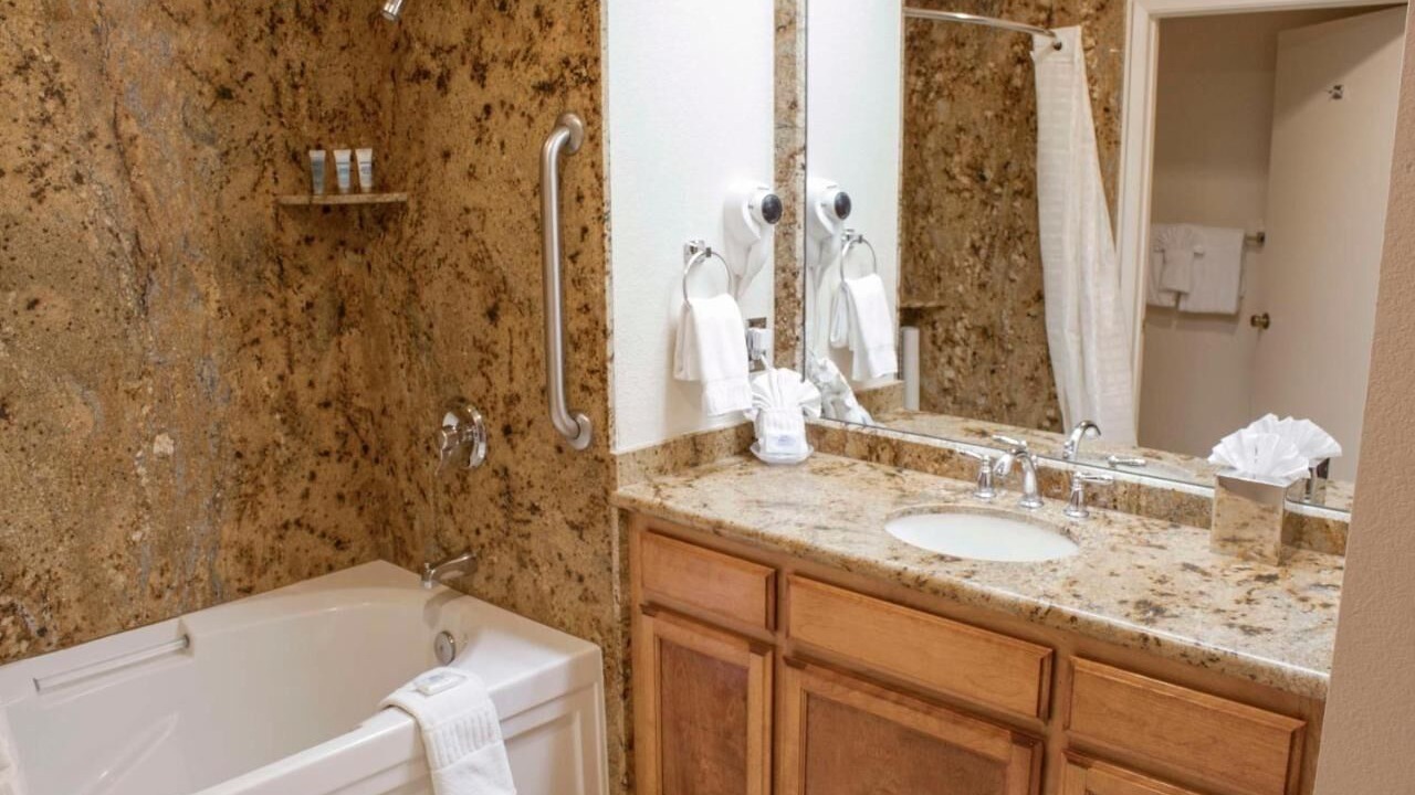 Photo of Bathroom in Callender