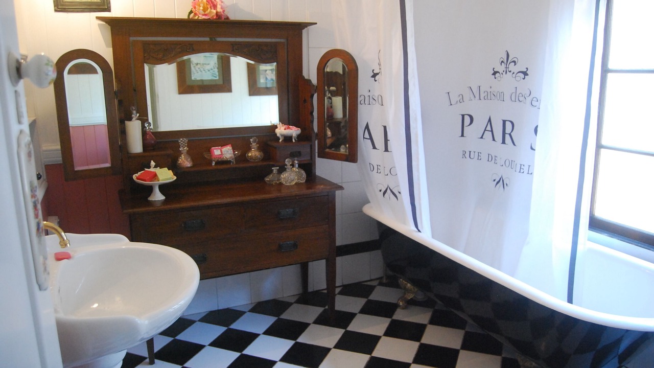 Photo of Bathroom in Sarabah