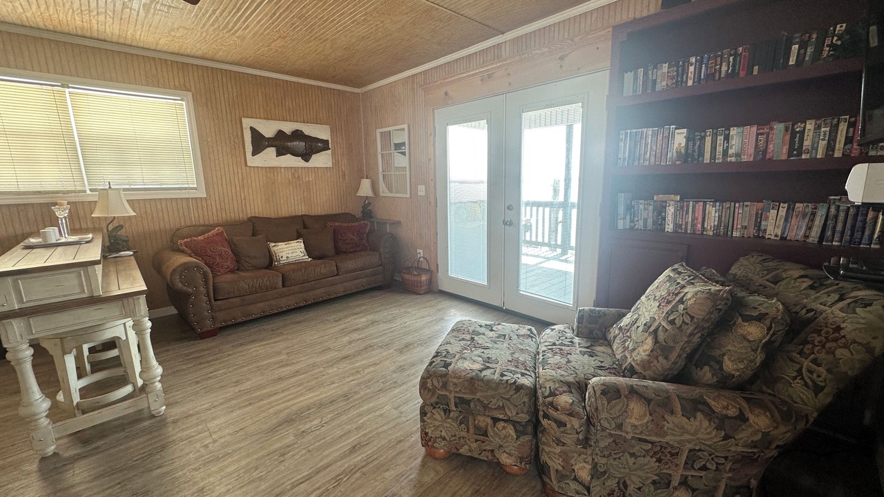 Photo of Livingroom in Cedar Bluff