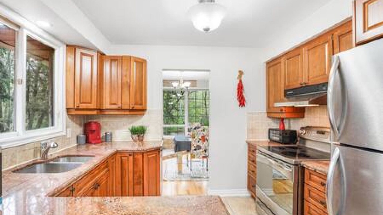 Photo of Kitchen in Halton Regional Municipality