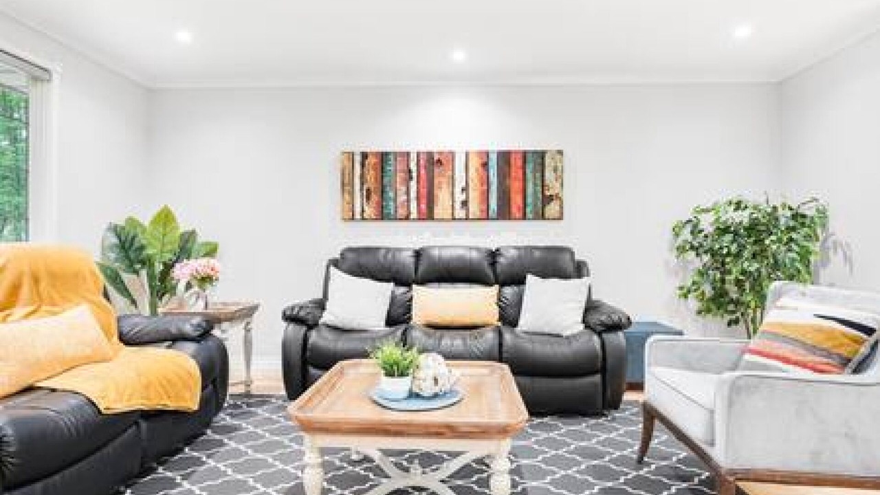 Photo of Livingroom in Halton Regional Municipality