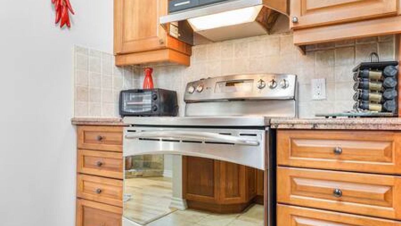 Photo of Kitchen in Halton Regional Municipality