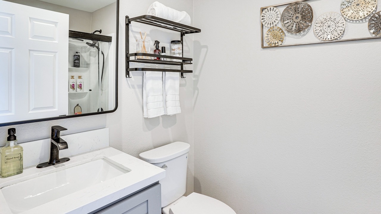 Photo of Bathroom in Northwest Anaheim