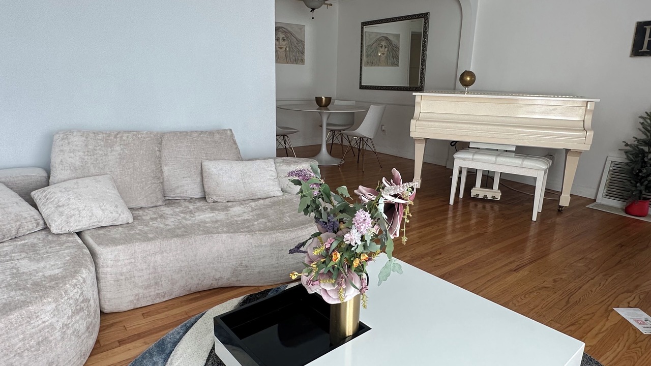 Photo of Livingroom in Los Altos