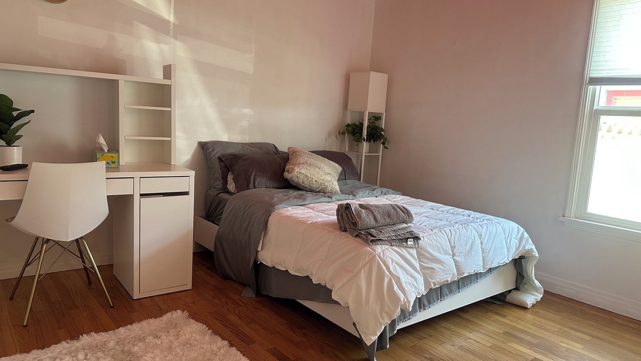 Photo of Bedroom in Los Altos