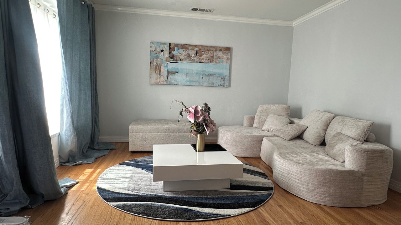 Photo of Livingroom in Los Altos