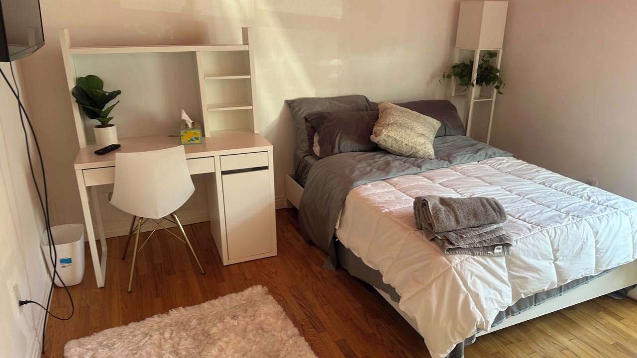 Photo of Bedroom in Los Altos