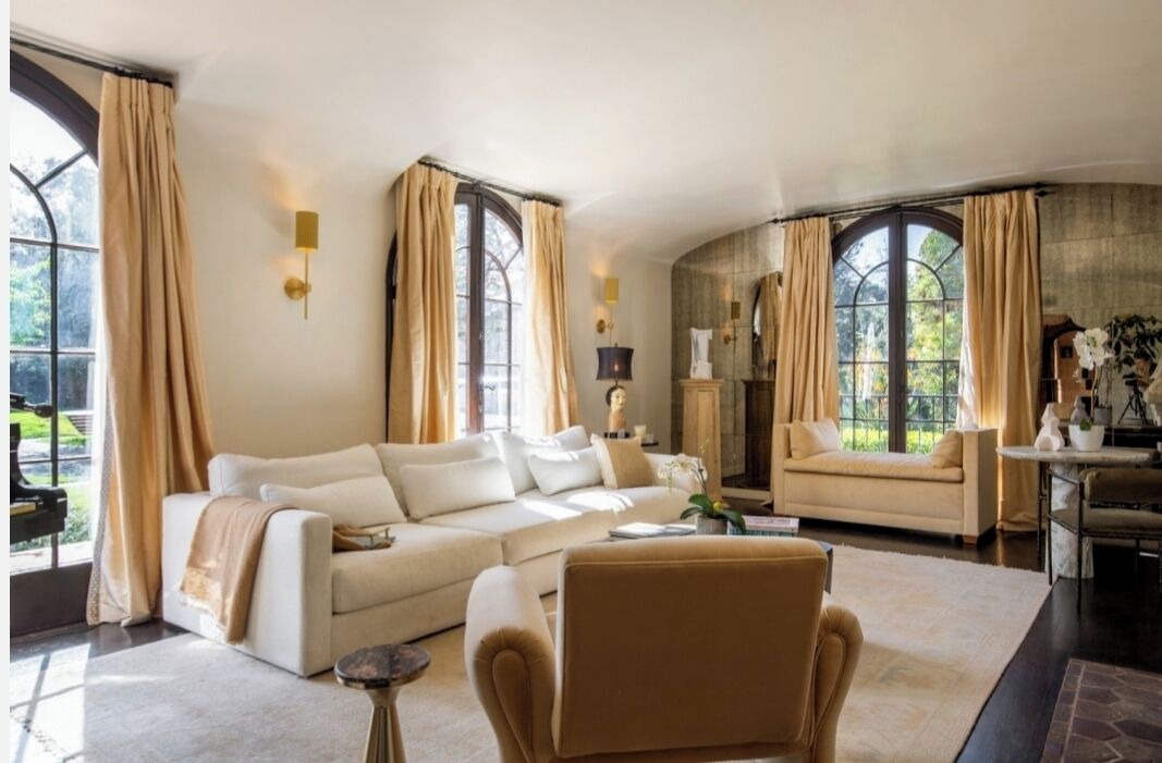 Photo of Livingroom in Windsor Square