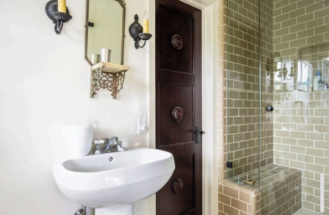 Photo of Bathroom in Windsor Square