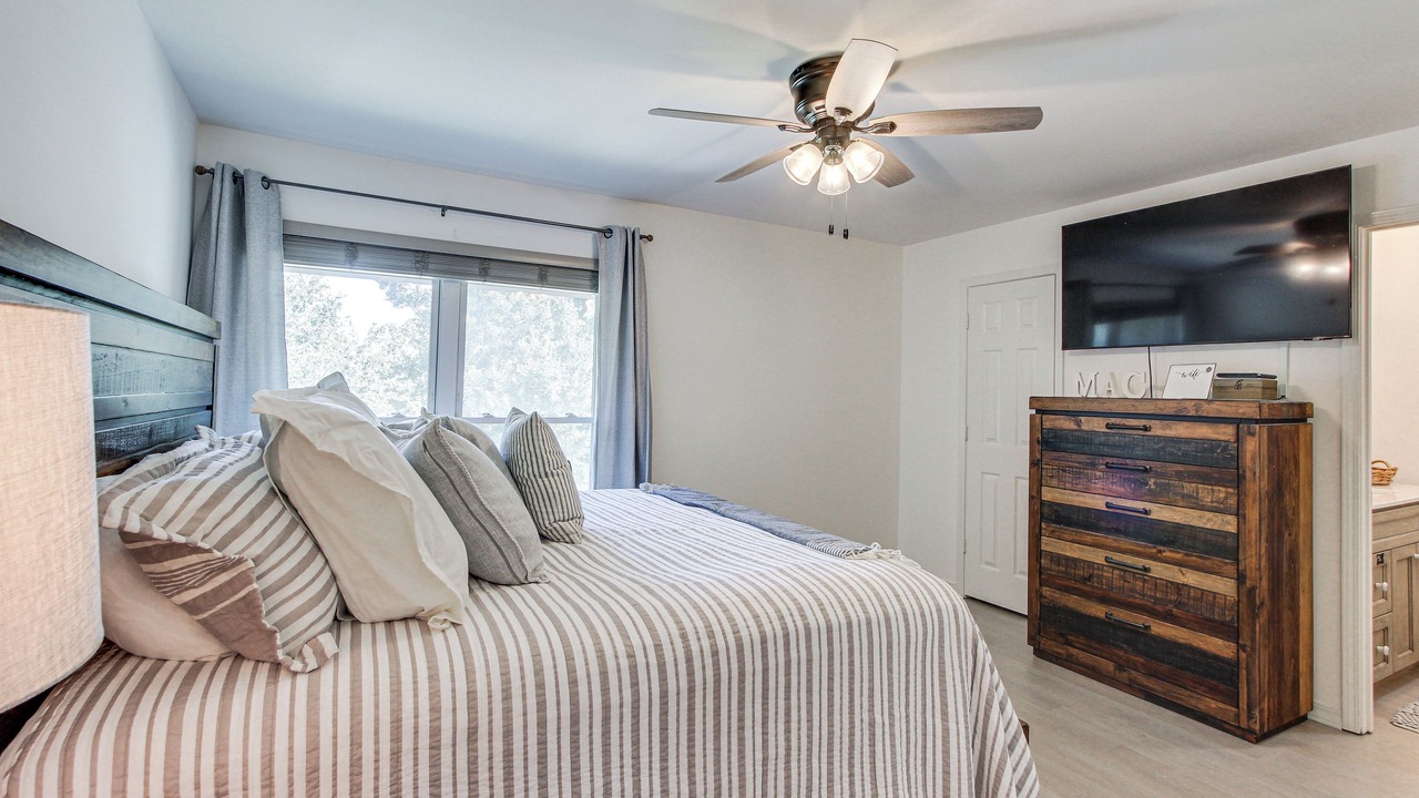 Photo of Bedroom in Diamondhead