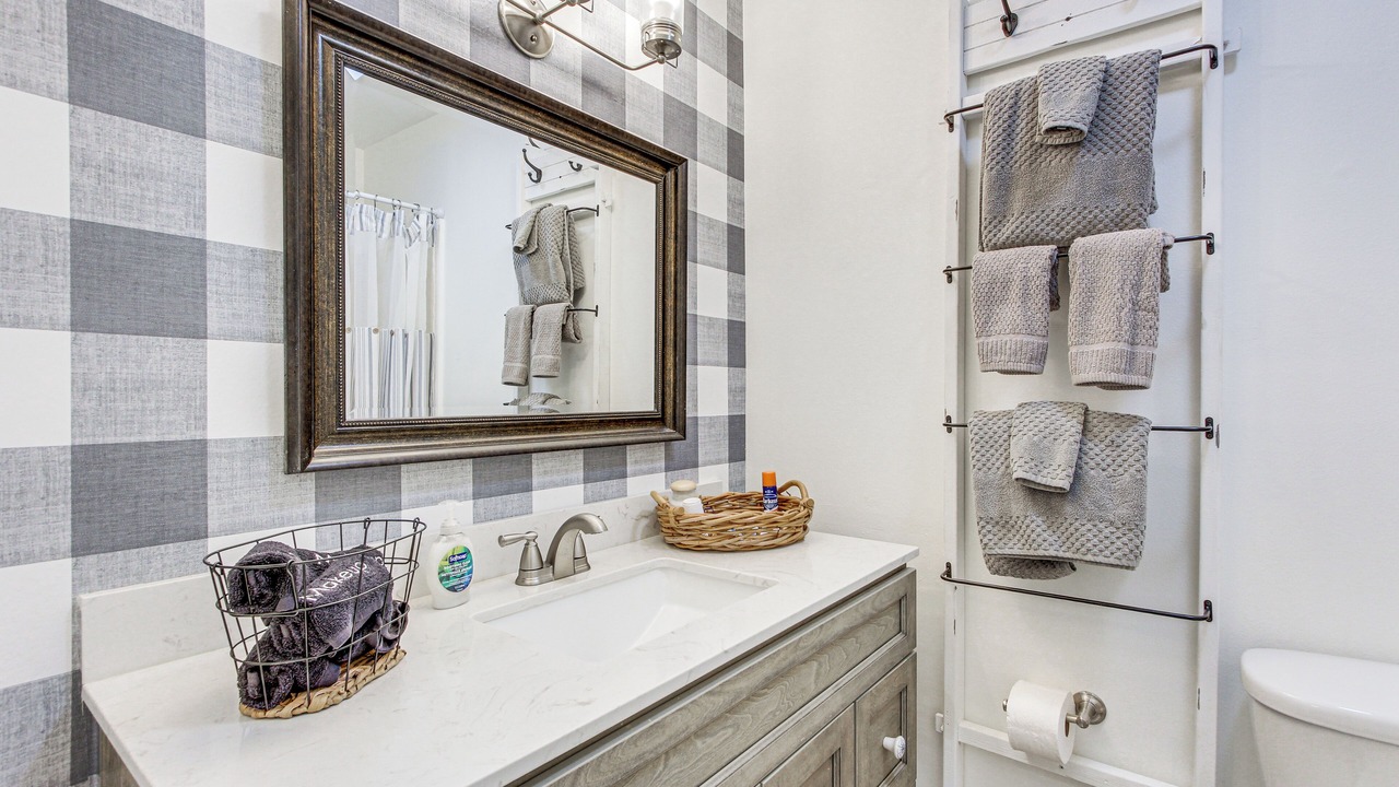 Photo of Bathroom in Diamondhead
