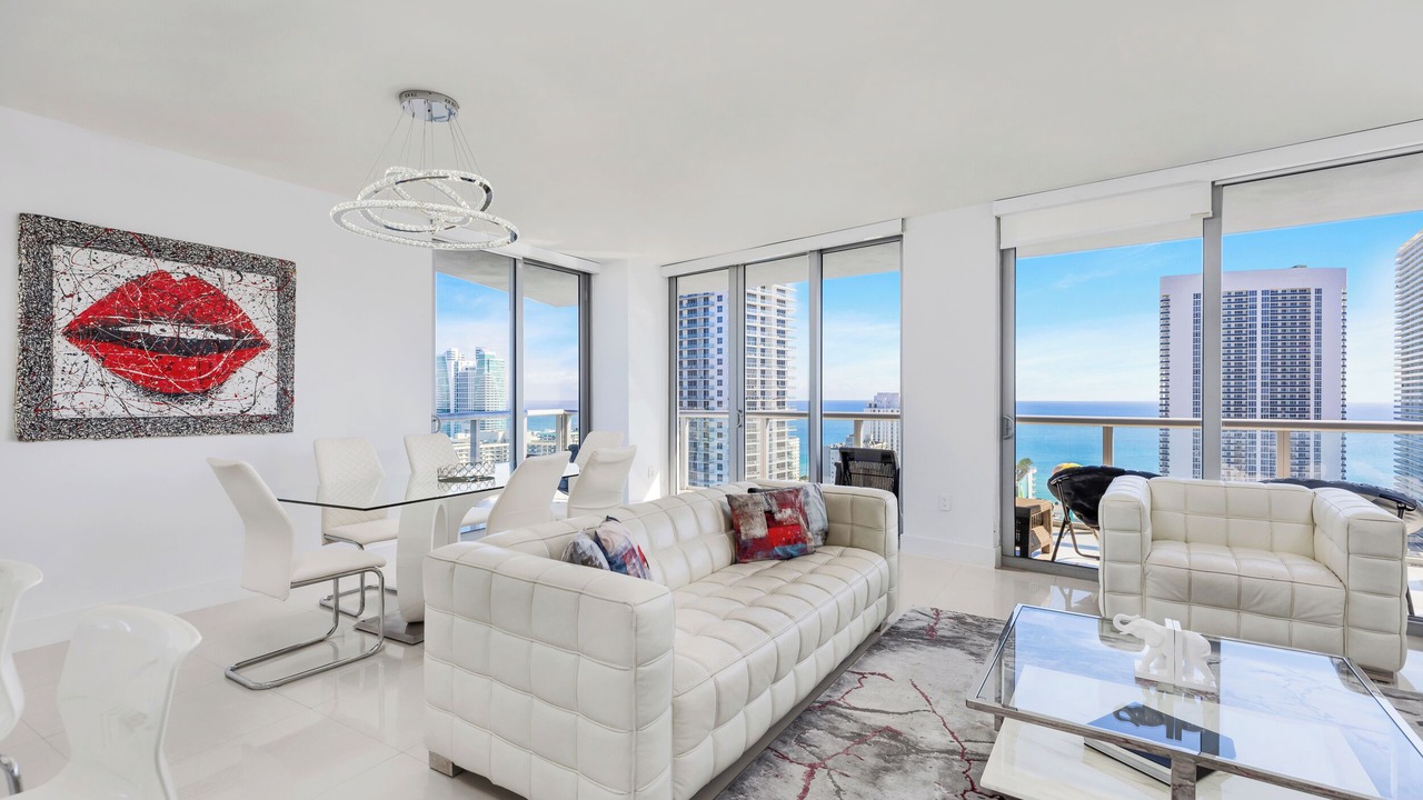 Photo of Livingroom in Hallandale Beach
