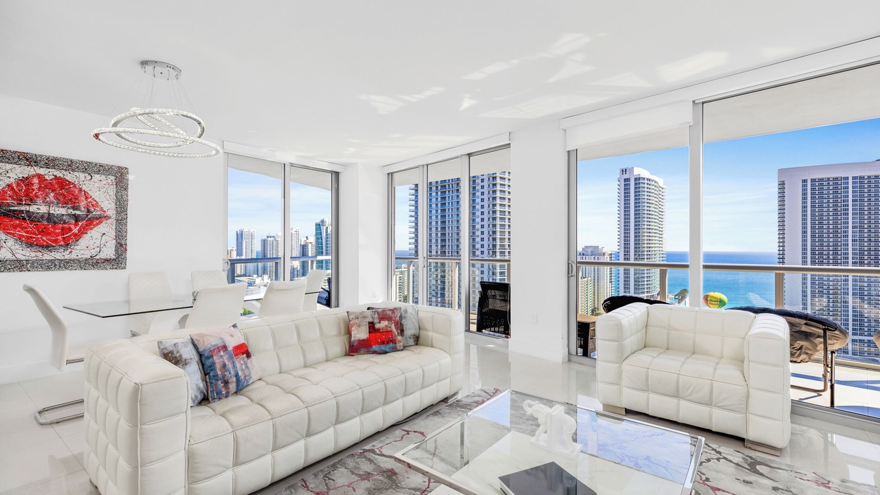 Photo of Livingroom in Hallandale Beach