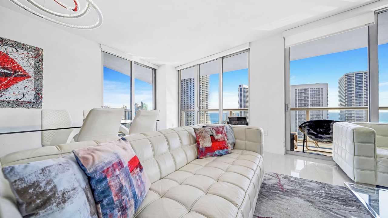 Photo of Livingroom in Hallandale Beach
