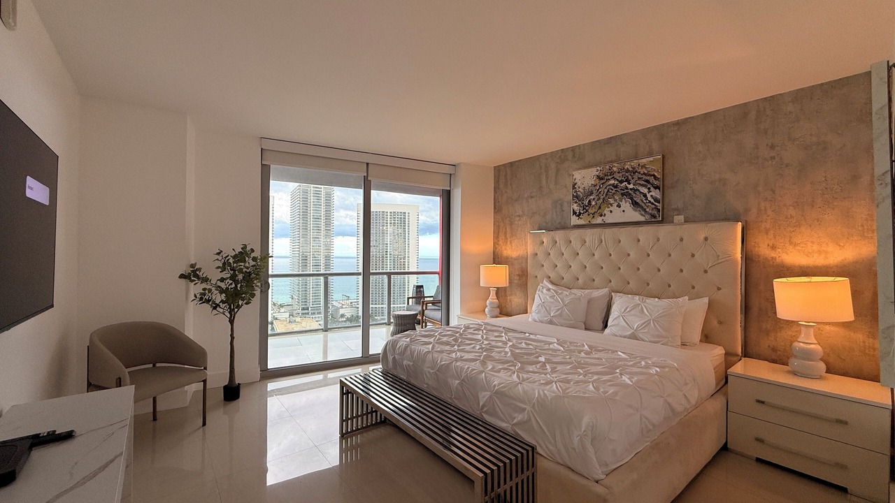 Photo of Bedroom in Hallandale Beach