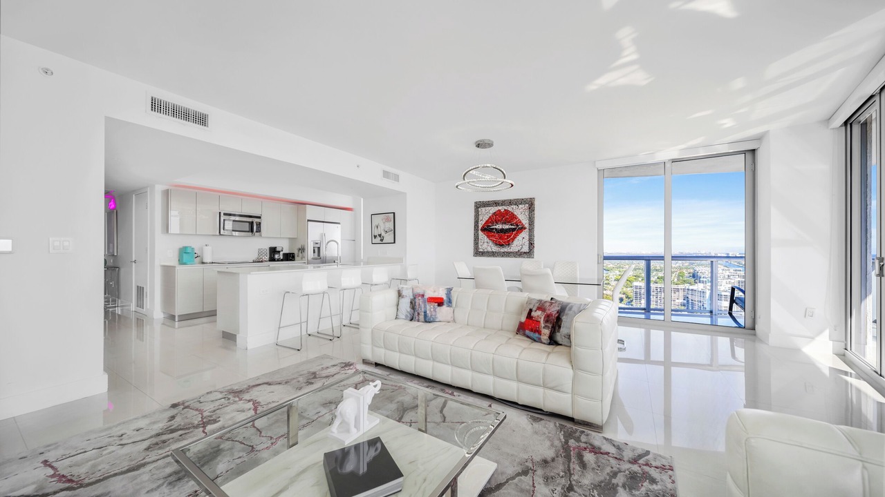 Photo of Livingroom in Hallandale Beach