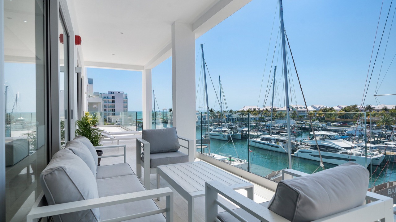 Photo of Patio Balcony in Palm Cay