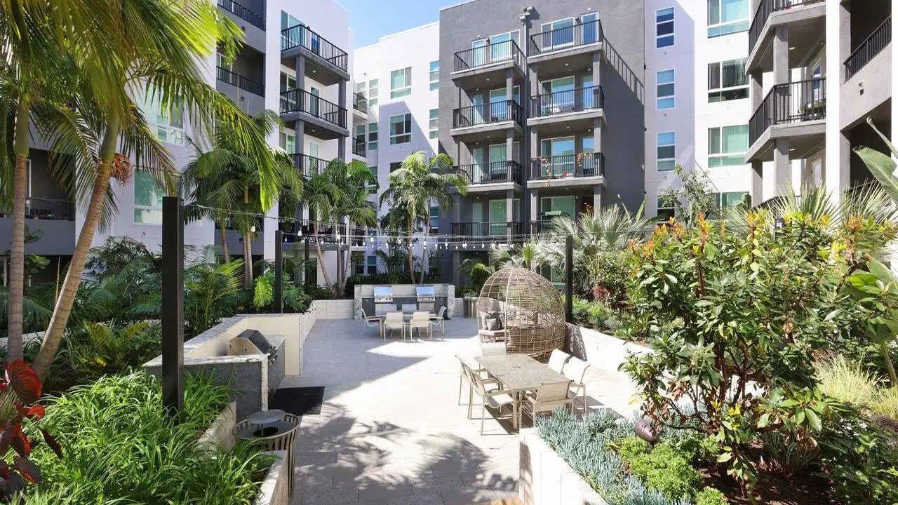 Photo of Outdoor in Lyon Street