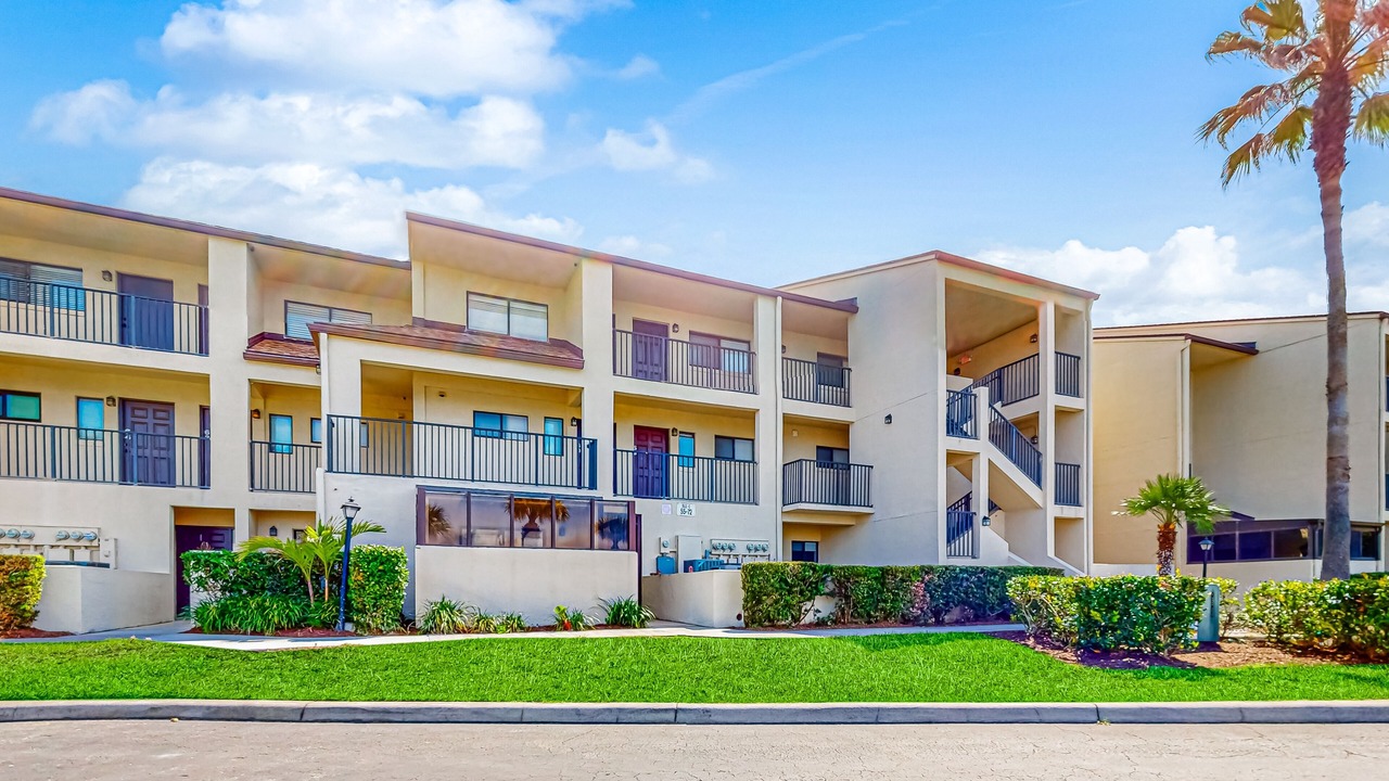Photo of Outdoor in Surfcrest Village