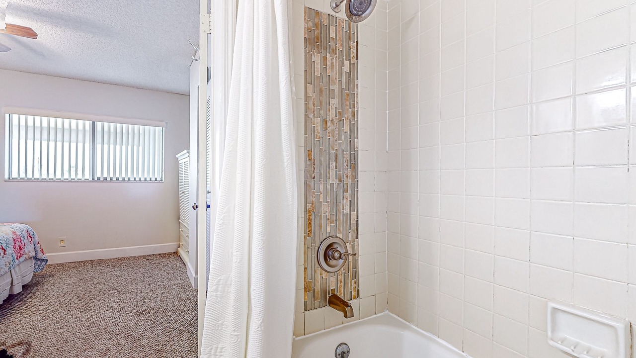 Photo of Bathroom in Surfcrest Village