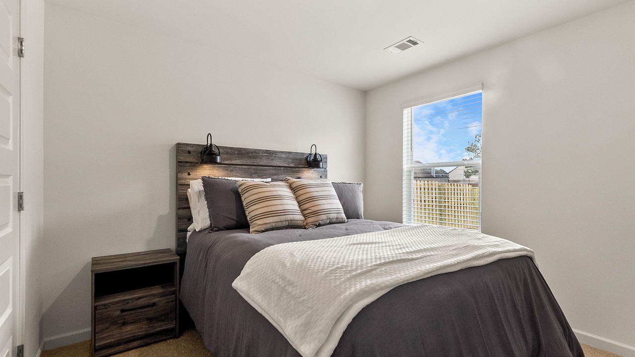 Photo of Bedroom in Northport