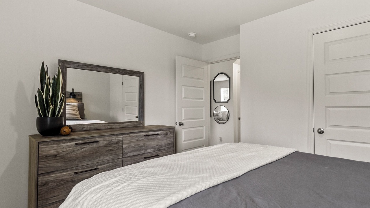 Photo of Bedroom in Northport