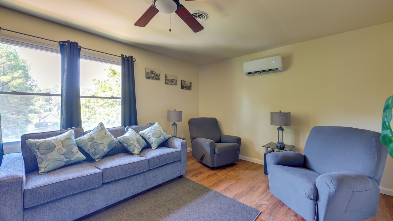 Photo of Livingroom in Hoover