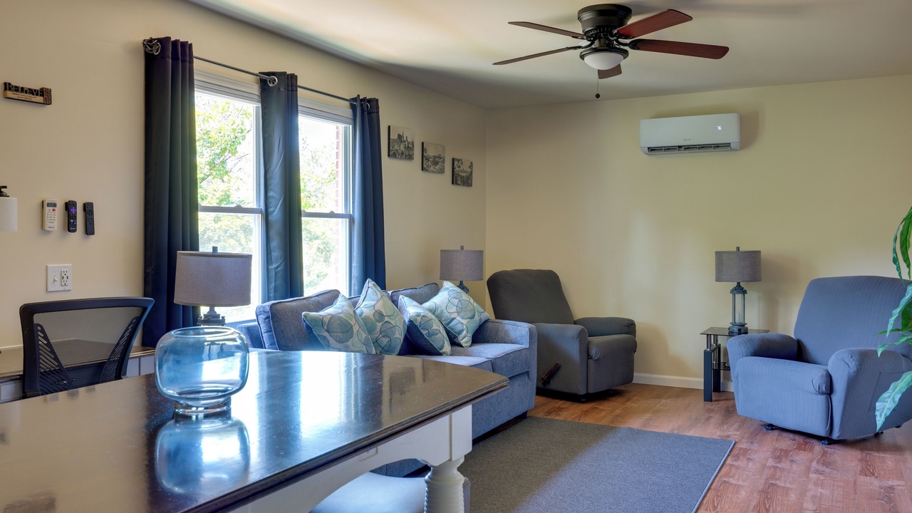 Photo of Livingroom in Hoover