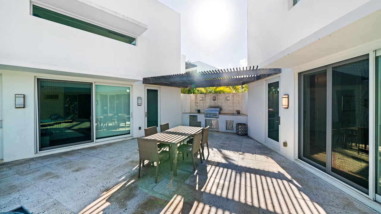 Photo of Outdoor in Jimmy Hill