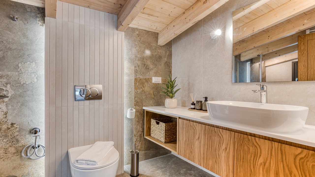 Photo of Bathroom in Parelia