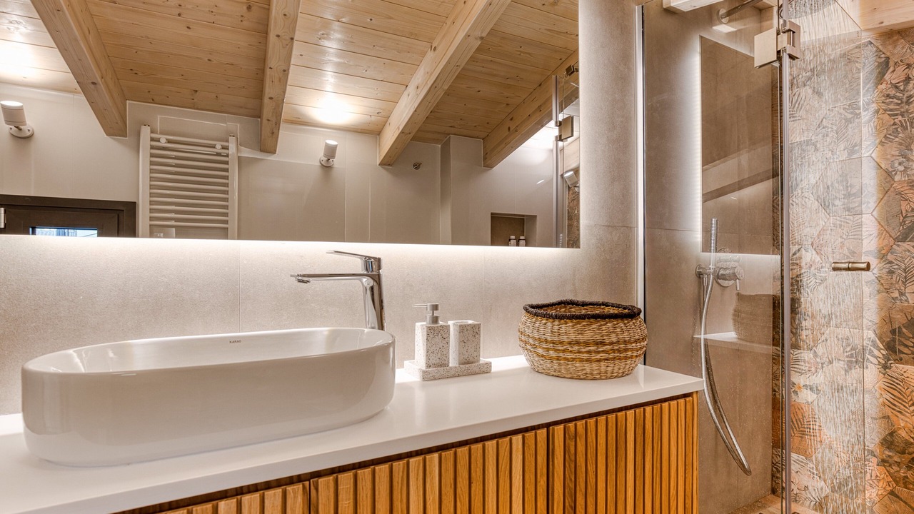 Photo of Bathroom in Parelia